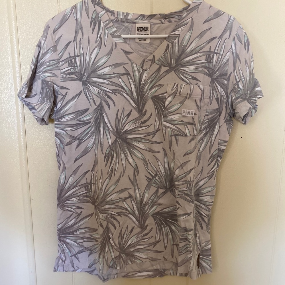Pink leaf printed top